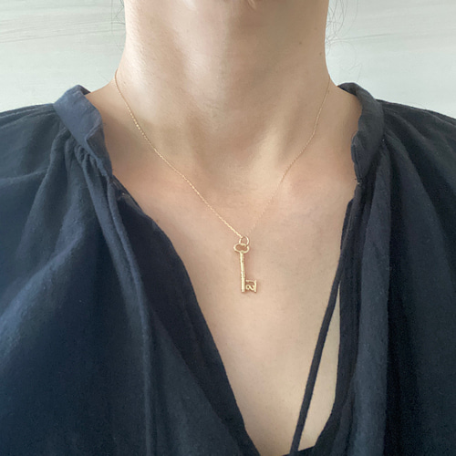 アンティーク 英国 9金 375刻印 キー 鍵モチーフ ペンダント ネックレス アンティーク 英国 9金 375刻印 キー 鍵モチーフ ペンダント