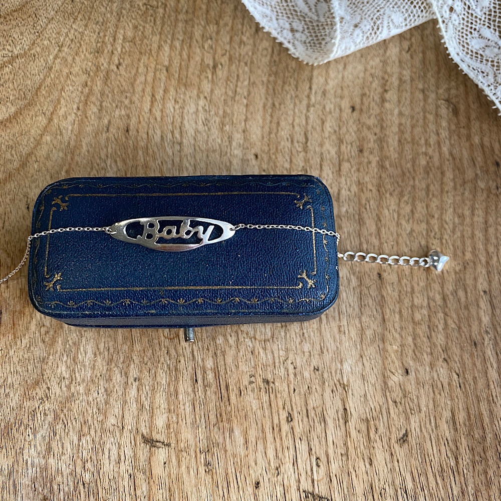 英国　ヴィンテージ　ブレスレット　baby シルバー