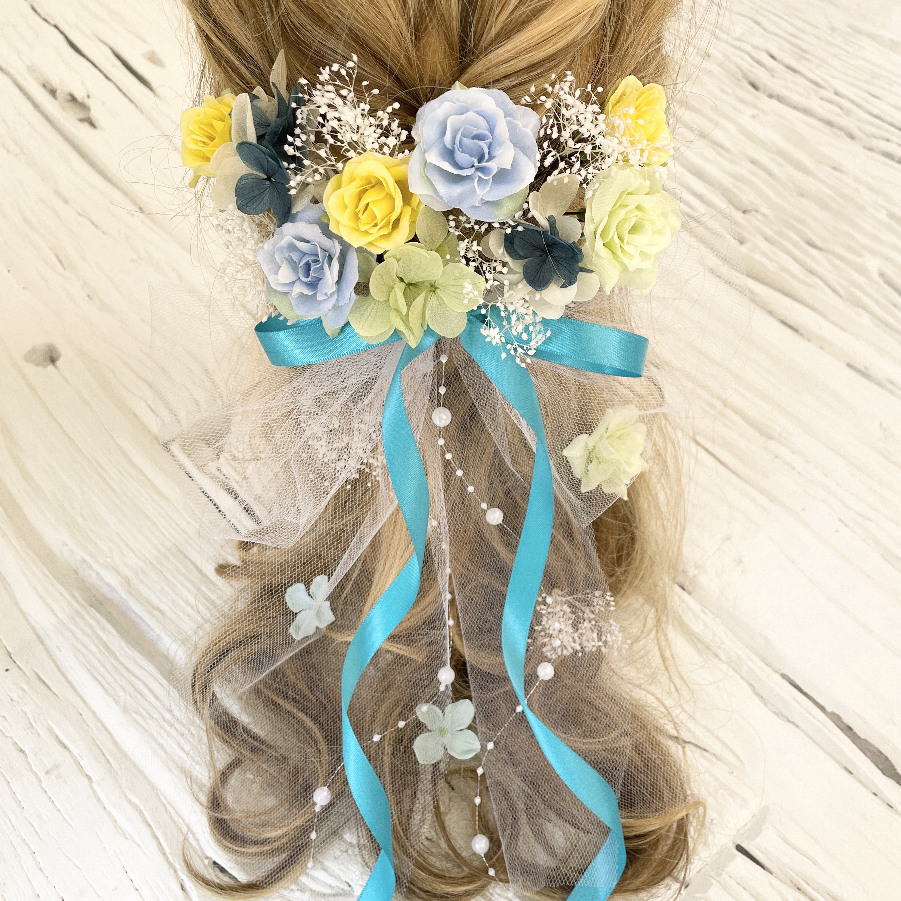 ブーケの様な髪飾り ヘッドドレス ブルーグリーン 花・木の実・枝葉  