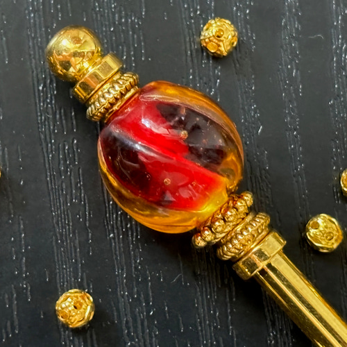 かんざし 赤と黄色の炎のようなグラデーションのとんぼ玉B 一本挿し 一  