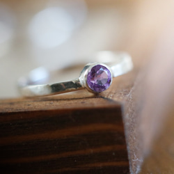 （獨一無二，Silver925）紫水晶銀戒指（4mm，尺寸11.5） 第4張的照片