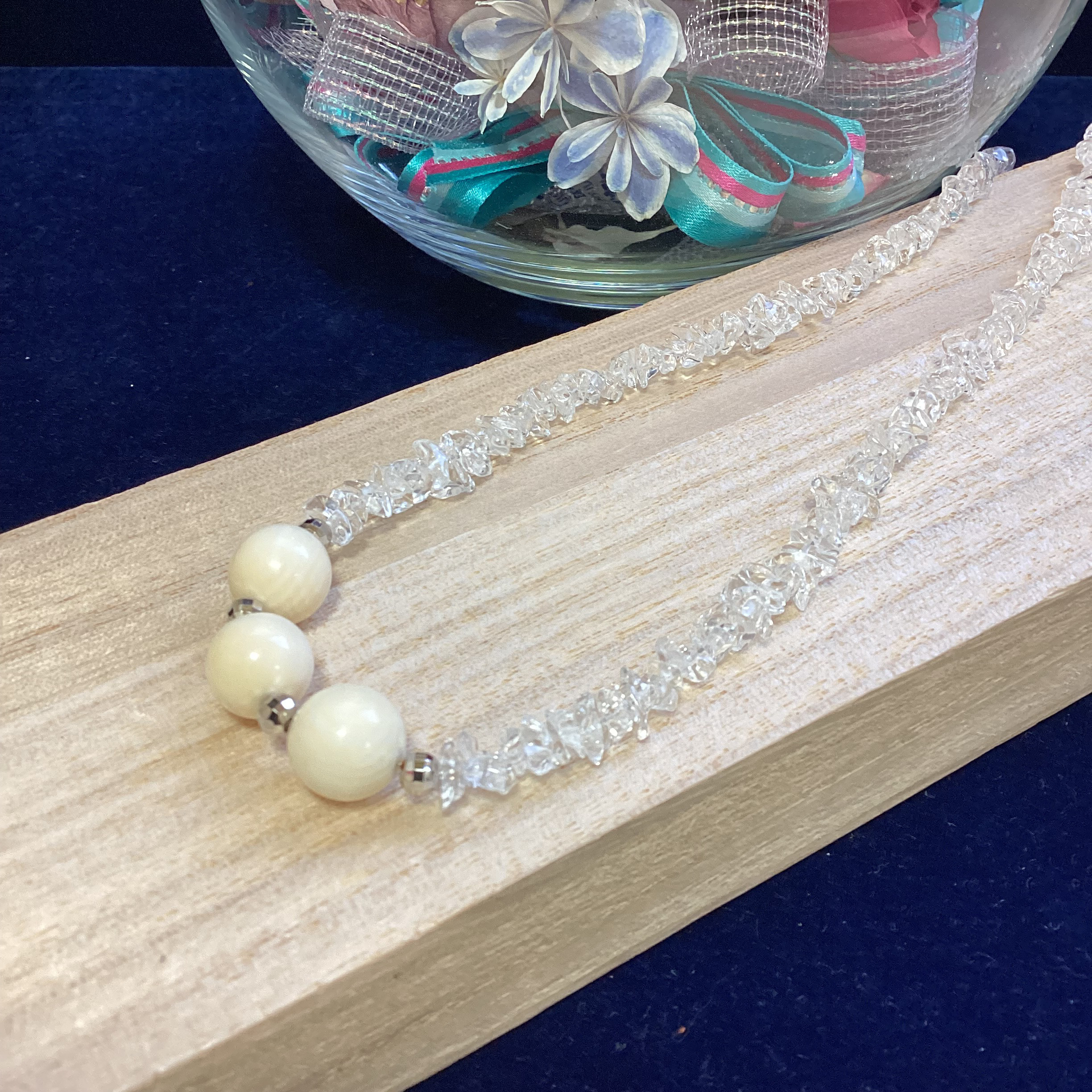 ☆本象牙＆本水晶（さざれ）ネックレス　 ※A-107