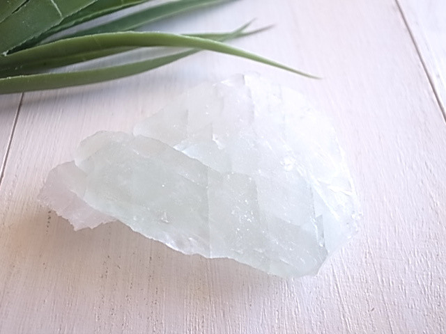 レア！クォーツオングリーンフローライト　原石 　60ｇ　天然石