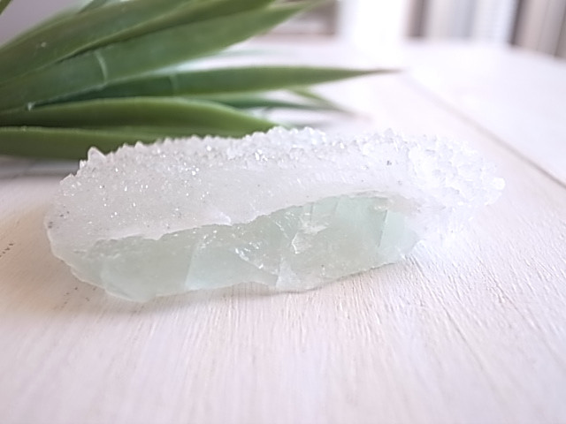 レア！クォーツオングリーンフローライト　原石 　60ｇ　天然石