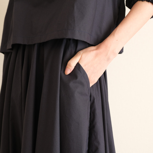 【3天內出貨】畢業典禮、入學典禮都適合！可水洗的海軍藍荷葉上衣和圓裙套裝。 第11張的照片
