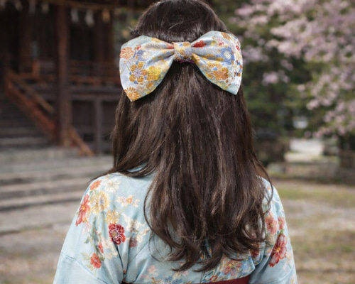 慶結華 ― 桂錦 淡青に咲く金襴の華（R800）華 卒業式 成人式のための