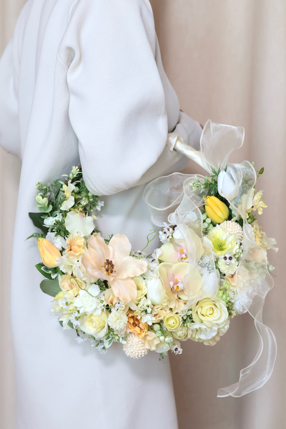 胡蝶蘭とチューリップのリースブーケ ウェディングブーケ