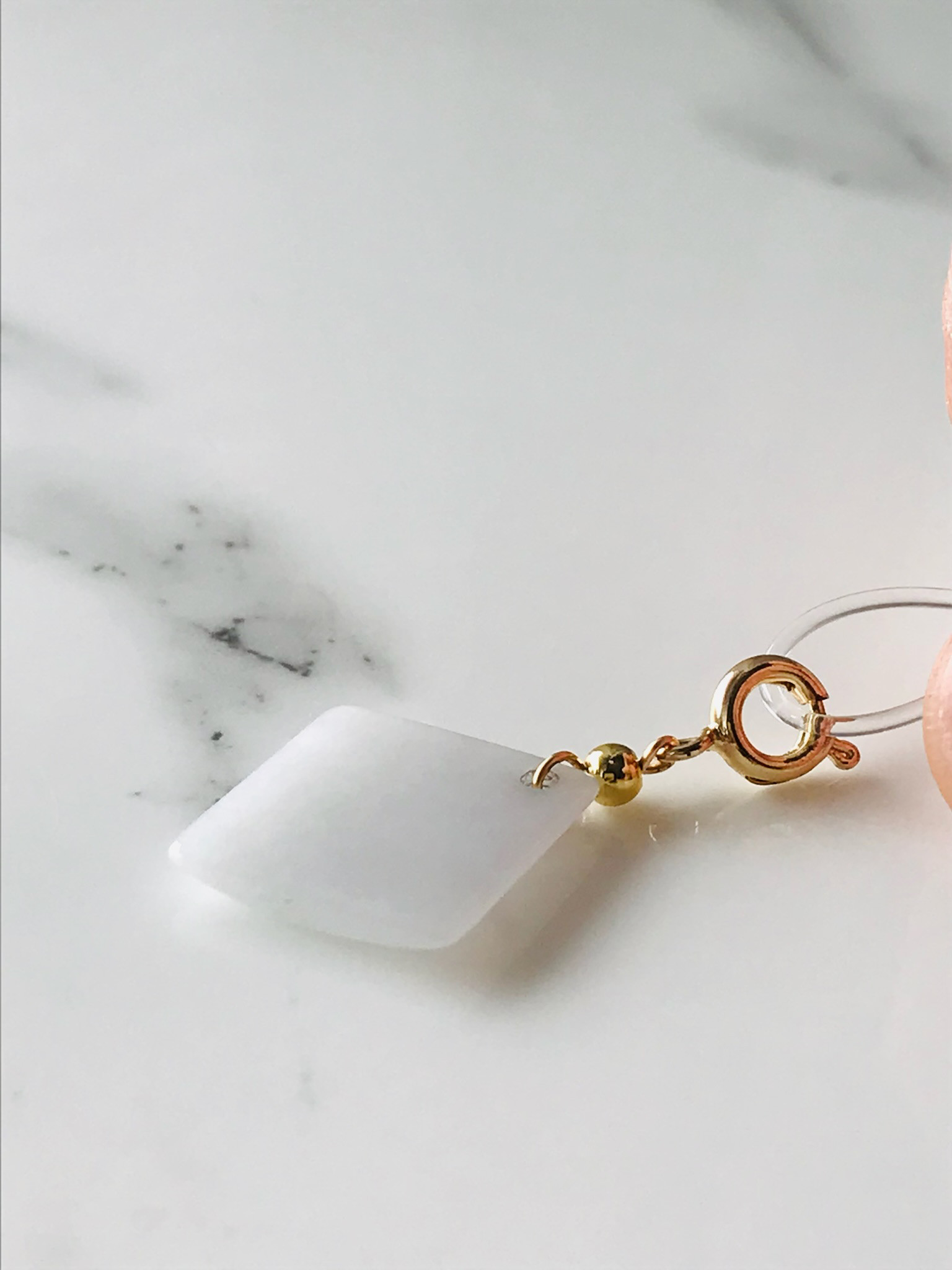 [P20-001］ ジェイド　JADE ヒスイ　本翡翠　ペンダントトップ　天然石　一点物　ミャンマー産　チャーム