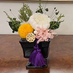 送料ラッピング込み 黒 仏花 一対 プリザーブドフラワー 2種類菊