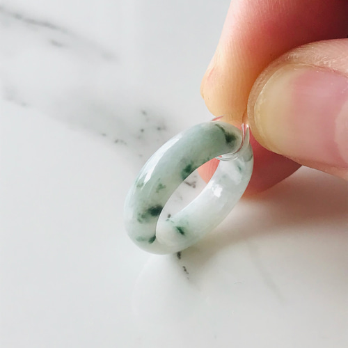 R70-004］ ジェイド JADE ヒスイ 本翡翠 くりぬき リング 天然石 一点 