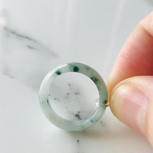 R70-004］ ジェイド JADE ヒスイ 本翡翠 くりぬき リング 天然石 一点 