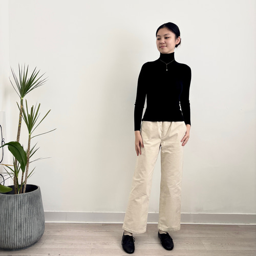 無縫製☆プラミアウール100%】ハイネックニット │薄手セーター