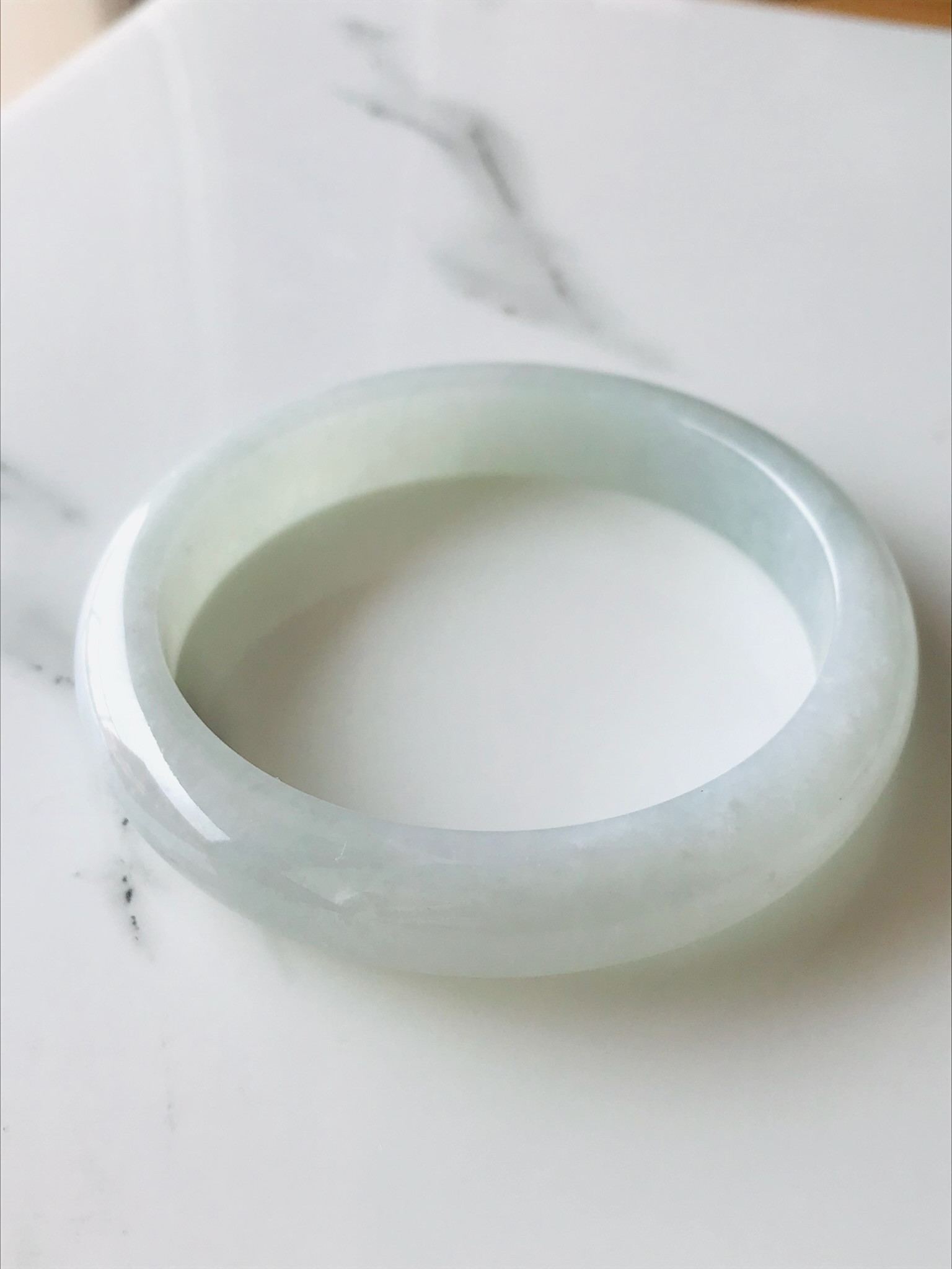 【B3010-0134】ジェイド　翡翠　ヒスイ　バングル　一点もの　希少　ミャンマー産　ホワイト　58.0mm