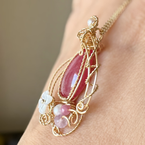 バラ色✴︎インペリアルロードナイトのフラワーガーデンワイヤー