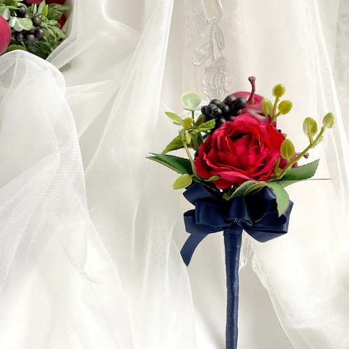 現行品 HERALBONY サテンスカート「りんごのブーケ」 STAFF STYLING P.1-3 〈スタッフ〉 Yumi Saito / 161cm 〈着用アイテム