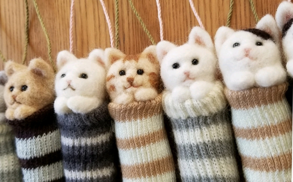羊毛フェルト。猫。ツリー。 打ちこみ