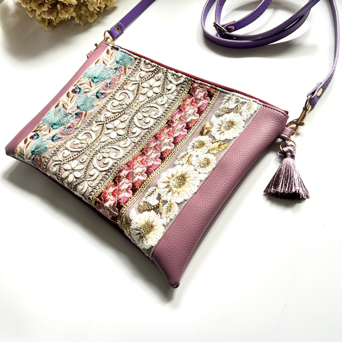 LIBERTY リバティ ショルダーバッグ　バッグ　インド刺繍リボン　朱赤 リバティ LIBERTY ショルダーバッグ　バッグ　インド刺繍リボン　朱赤