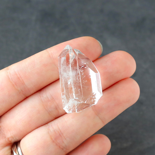 ヴィジョンクォーツ 水晶 天然石 希少 鉱物 ゼッカデソウザ産