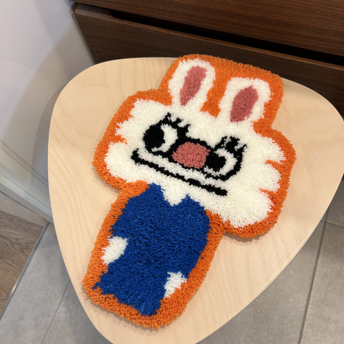新作】 うさぎ ミニラグ インテリア 雑貨 タフティング