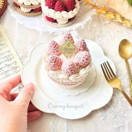 ♥NEW♥手編みのケーキ 苺 いちご バレンタイン ハーフ