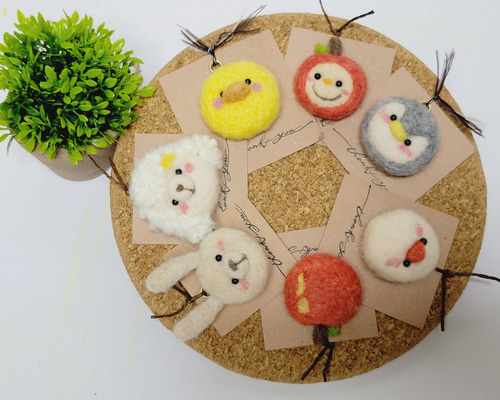 羊毛フェルト ブローチ ゆっち様 羊毛フェルト作品☆ブローチ☆各種 ブローチ ～hatci ～ 通販