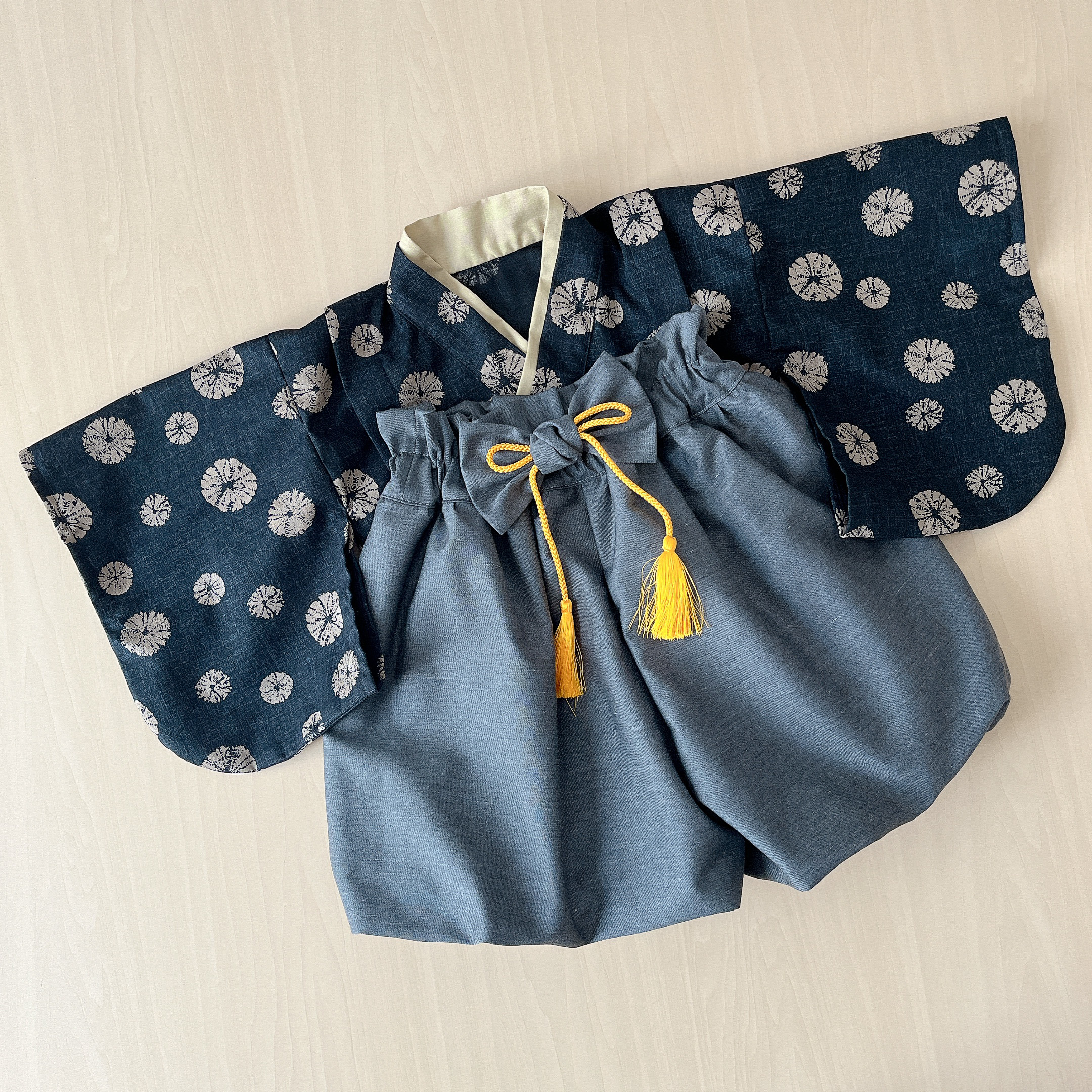 送料無料【80】ベビー袴　絞り水玉✖︎鉛色の袴　男の子