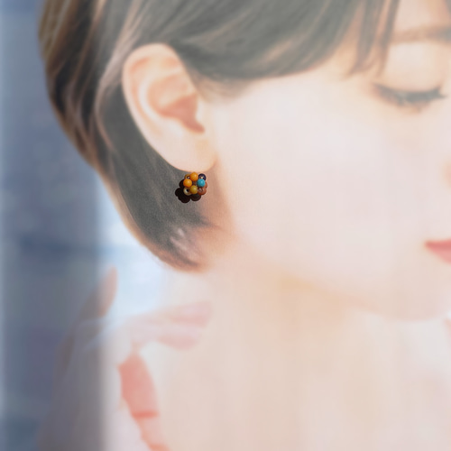 No.125【MIXカラー】 手染めビーズの小さなビーズボールピアスor