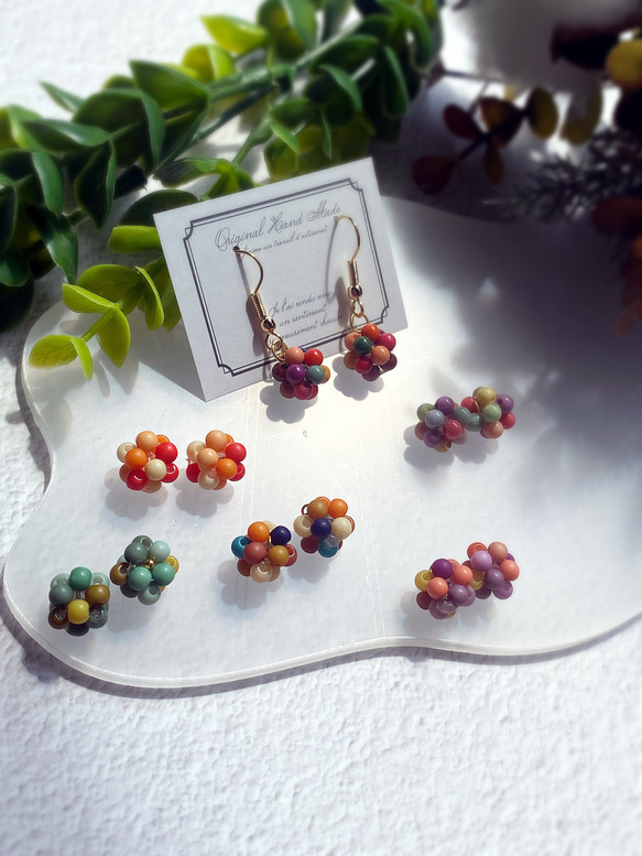 242 手染めビーズ　ピアスパーツ　イヤリングパーツ　チャーム 楽天市場】即日発送！100円！ガラスビーズフラワーチャーム