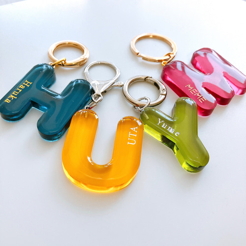 名入れ無料】12色 クリアカラーイニシャルキーホルダーアルファベット
