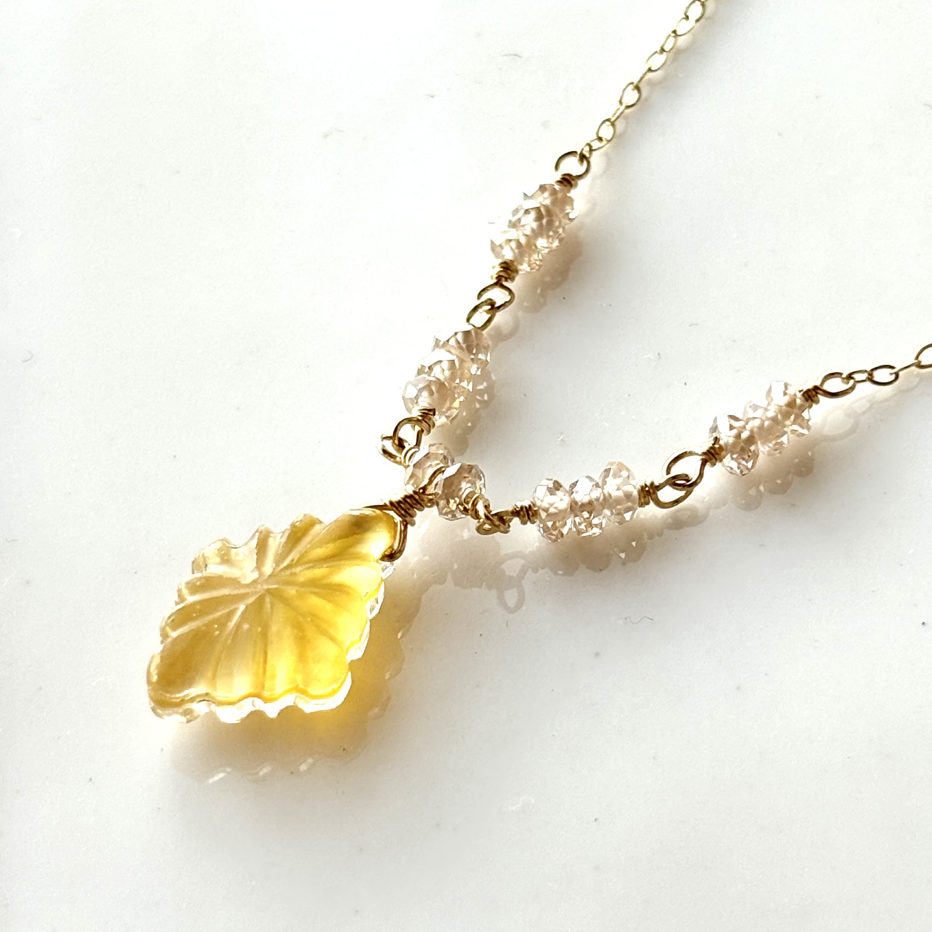 ジルコンとイエローローゼンジのネックレス/14kgf