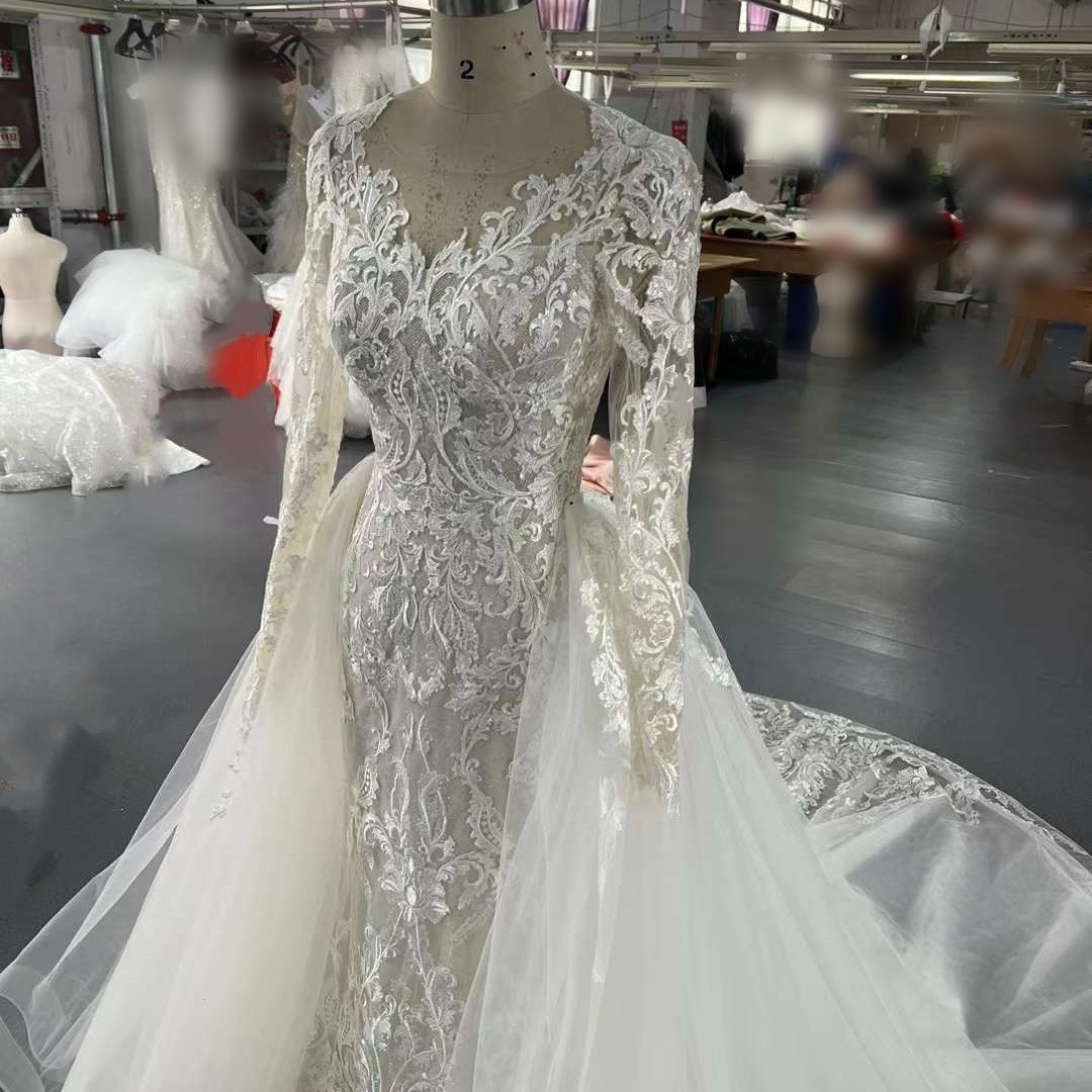 2ways総レースウエディングドレス　長袖 華やかなトレーン 　取り外しトレーン 　輝きな光彩を放つ