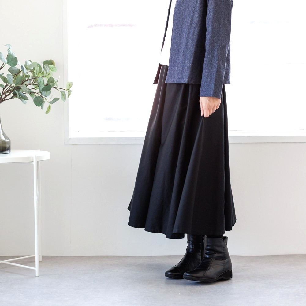 美・大人シルエット6枚はぎ・フレアースカート/黒