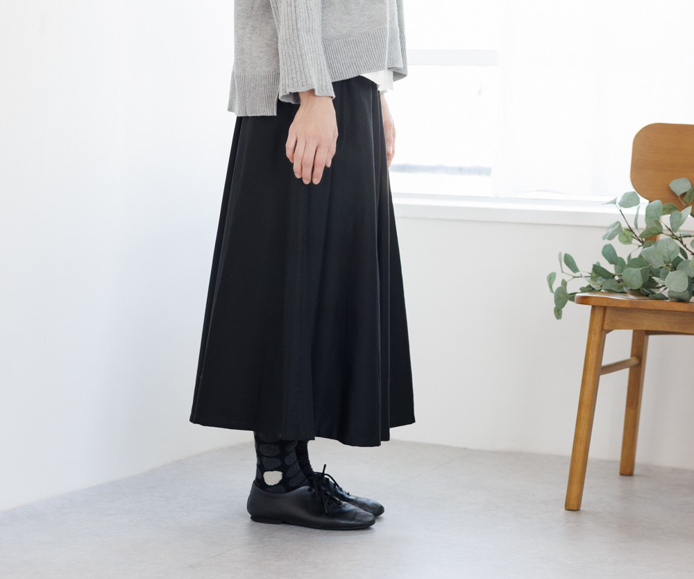 美・大人シルエット6枚はぎ・フレアースカート/黒