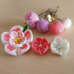 《再販》つまみ細工   ♡まんまる和玉とふっくらお花の髪飾り　七五三・十三詣り・ひな祭り・浴衣・ウェディング 1枚目の画像