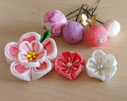 再販》つまみ細工 ♡まんまる和玉とふっくらお花の髪飾り 七五三・十三