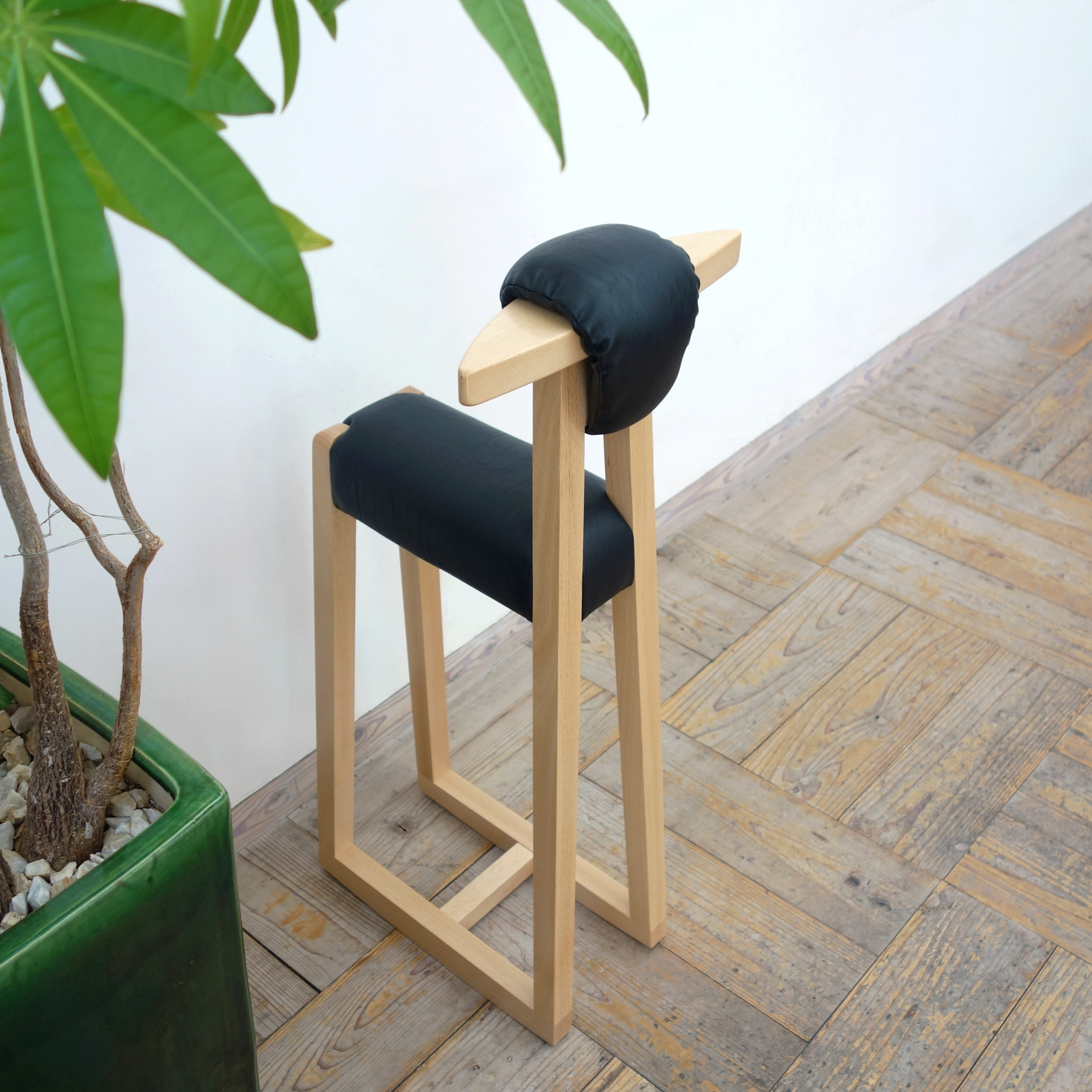 らくだスツール (NA×合成皮革ブラック Ba-10)