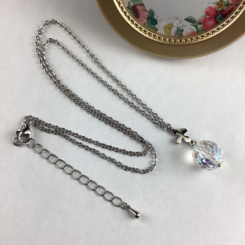 スワロフスキーロングネックレスパールとクリスタルミラーボール