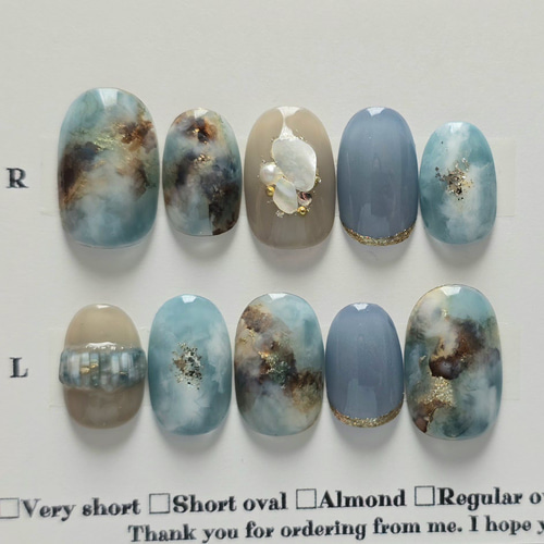 ニュアンスネイル ブルー×ホワイト うるうる 上品ネイル マグネット