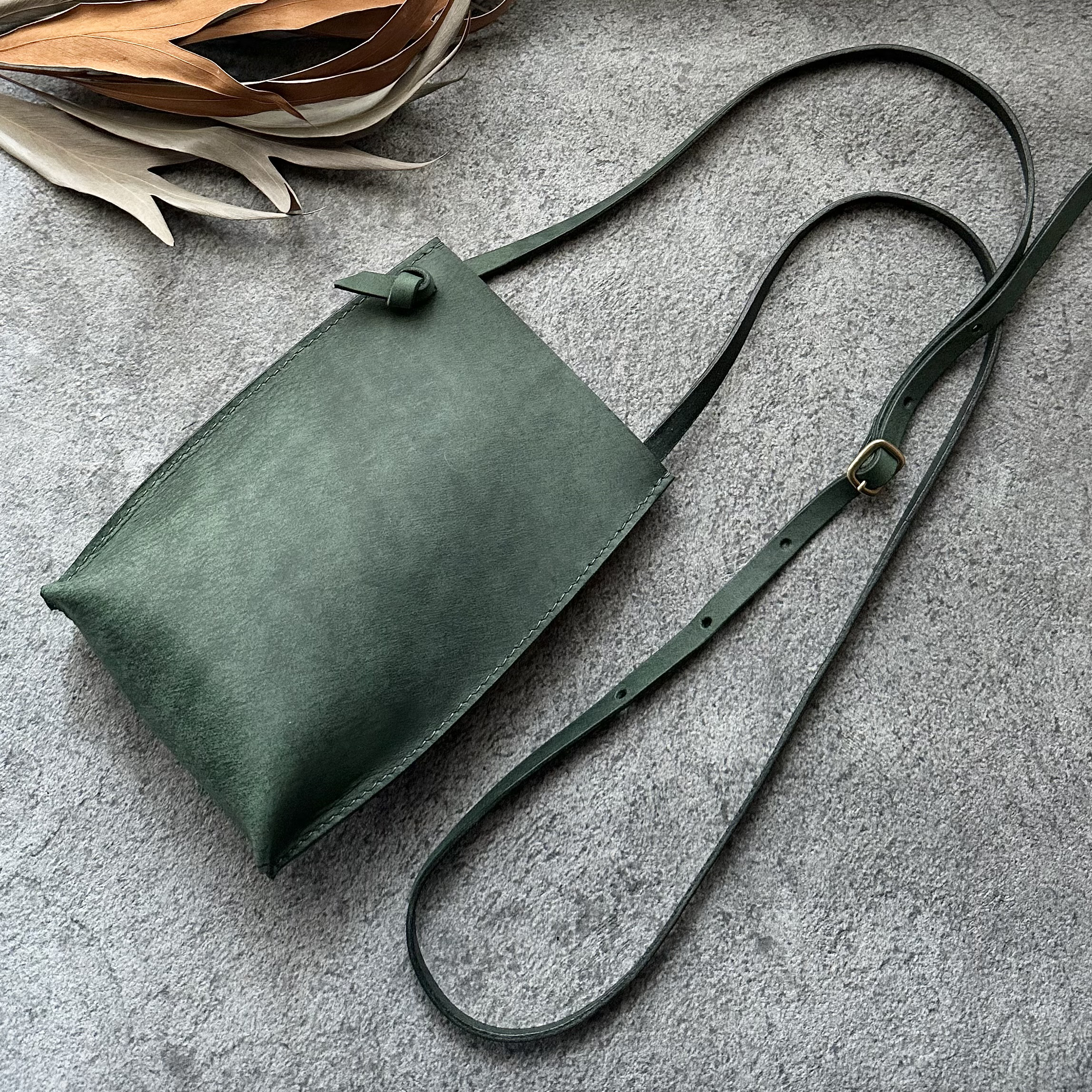 スマホポシェット・スマホショルダー ˗ˏˋ gusset ˎˊ˗  VERDE〖受注制作〗〖新調〗