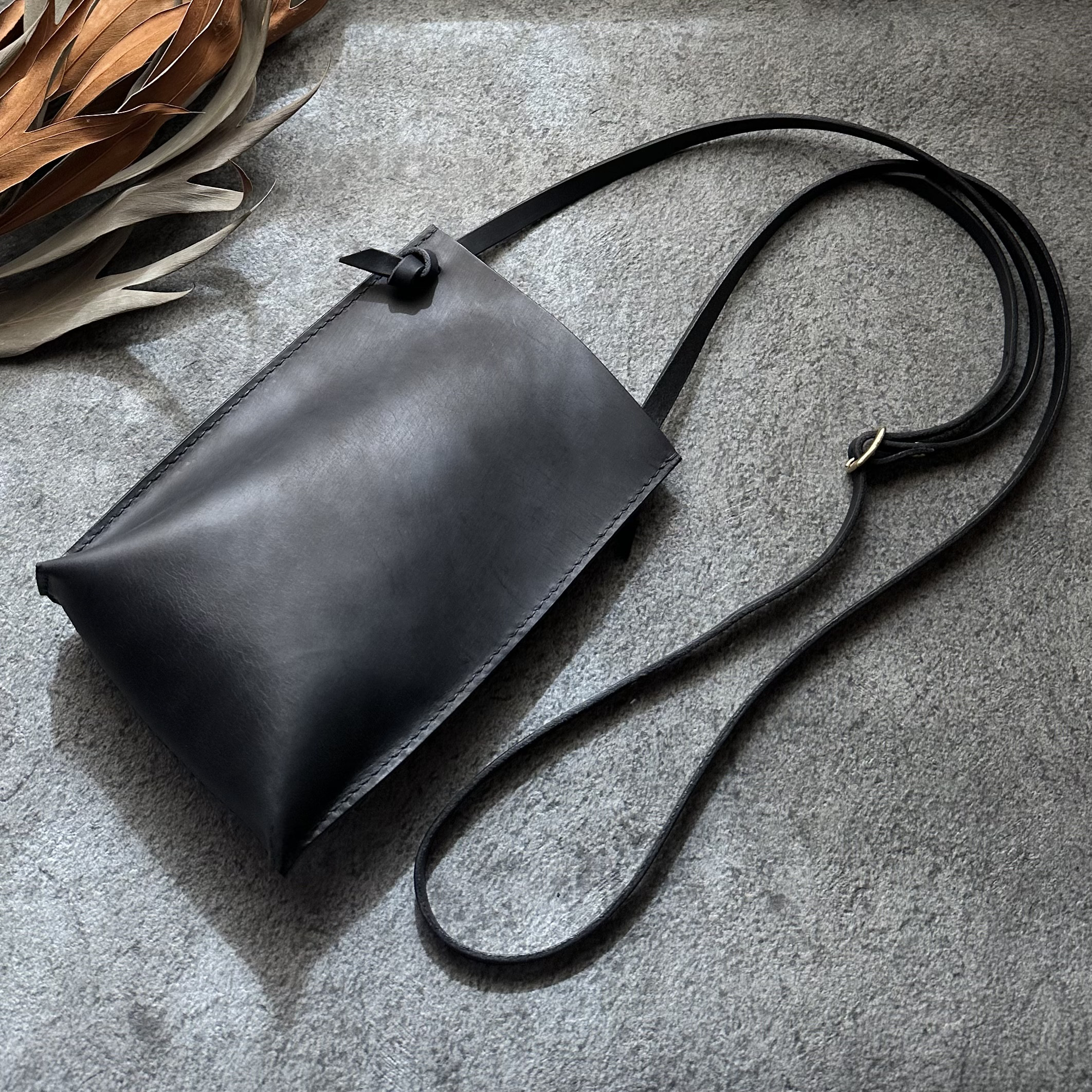 スマホポシェット・スマホショルダー ˗ˏˋ gusset ˎˊ˗  NERO〖受注制作〗〖新調〗