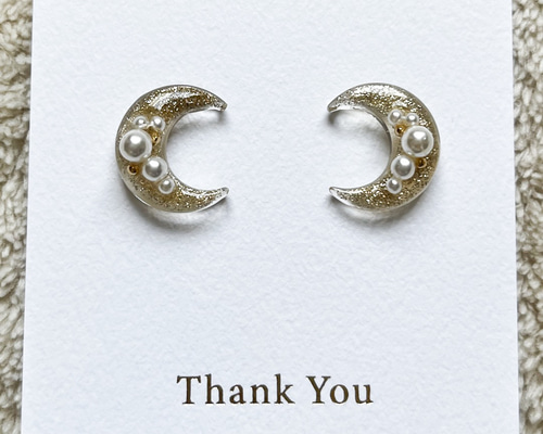 レジンピアス/イヤリング ハンドメイドアクセサリー 月 イヤリング