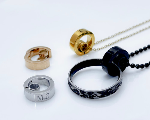 大切な指輪を額に入れて飾りませんか(^^)リング展示用額縁1〜2個用 IEDIT（イディット）の「IEDIT 指先が小さな美術館になる