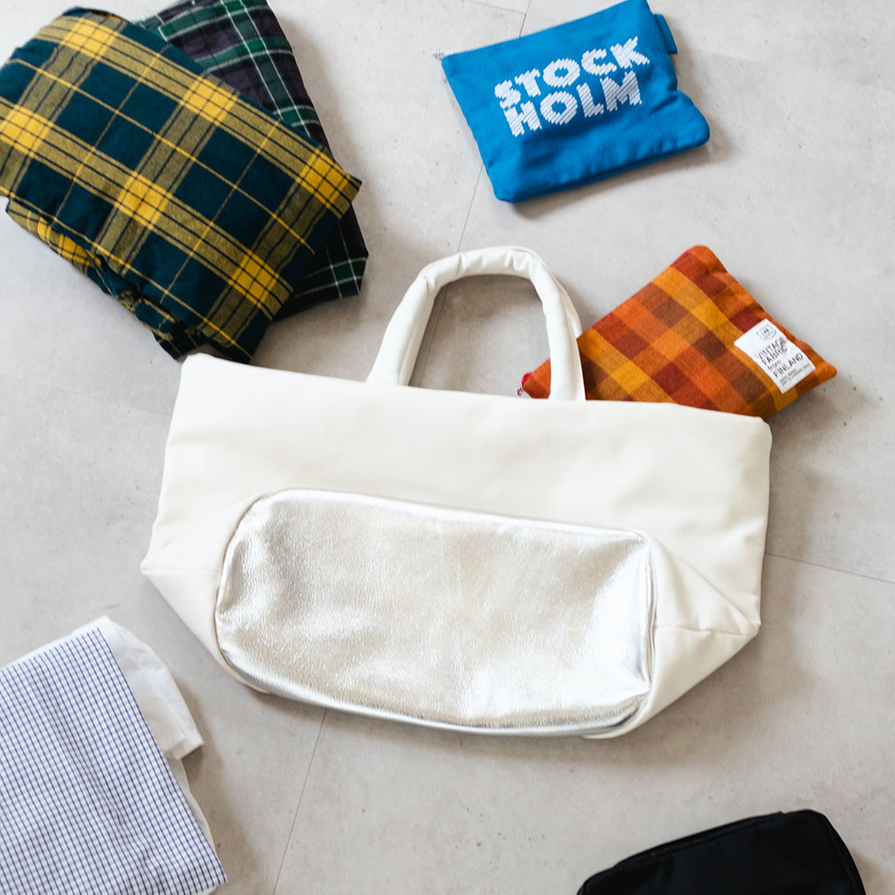 A4トートバッグ 丸底ファスナートート ふかふかハンドル A4がはいるトートバッグ