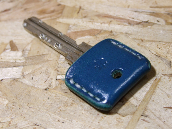 肉球刻印のキーカバー　ルガト琉球ブルー×白 9枚目の画像