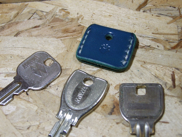 肉球刻印のキーカバー　ルガト琉球ブルー×白 10枚目の画像