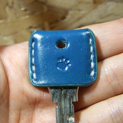 肉球刻印のキーカバー　ルガト琉球ブルー×白 3枚目の画像