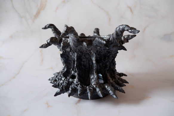 4.5号鉄砂黒魔界鉢台612　塊根植物　多肉植物　盆栽　植木鉢　作家鉢　鉢皿　沖縄 3枚目の画像