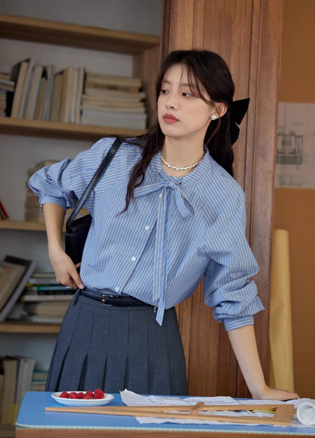 ストライプシャツ　長袖シャツ