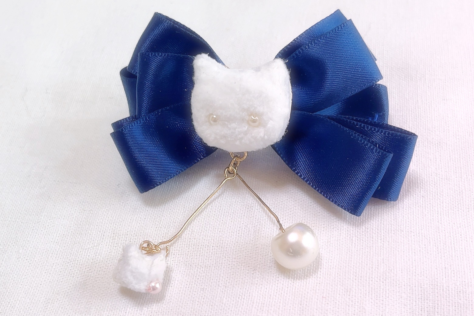 白猫のバレッタ