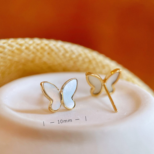▼ 蝶々モチーフ　シェルピアスk18 バタフライピアス 蝶々モチーフ シェルピアスk18 ピアス（スタッド・一粒） パール